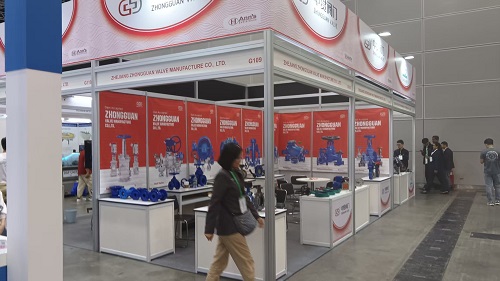 Críoch rathúil an taispeántais sa Mhalaeisia